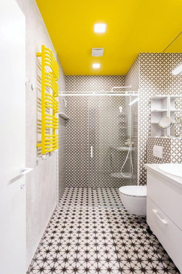 Happy Inn Vip, Self Check-In-24X7, A-C, Parking-In-The-Underground-Garage VNO Dış mekan fotoğraf