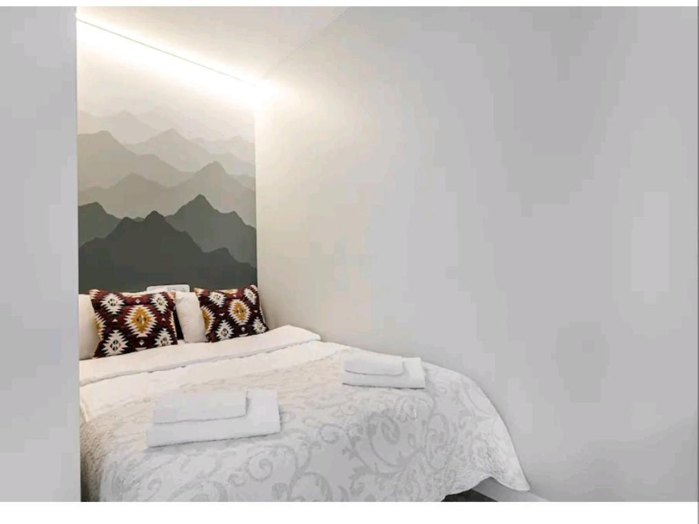 Happy Inn Vip, Self Check-In-24X7, A-C, Parking-In-The-Underground-Garage VNO Dış mekan fotoğraf