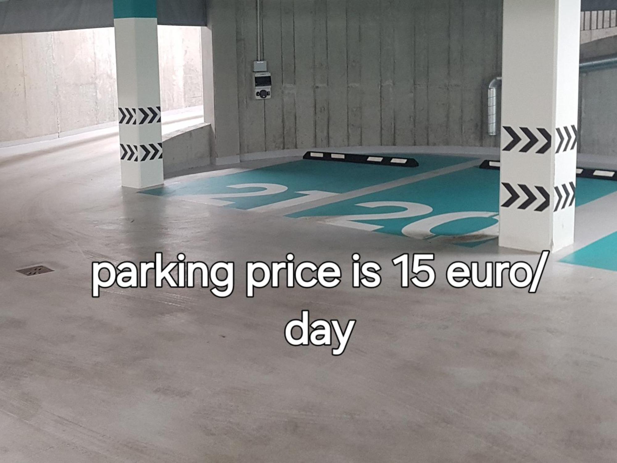 Happy Inn Vip, Self Check-In-24X7, A-C, Parking-In-The-Underground-Garage VNO Dış mekan fotoğraf